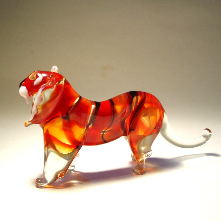 Side view of the glass tiger figurine