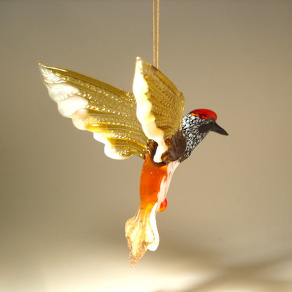 back side of the woodpecker figurine