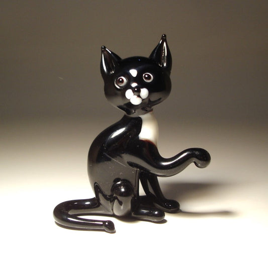 Black Glass Cat Figurine