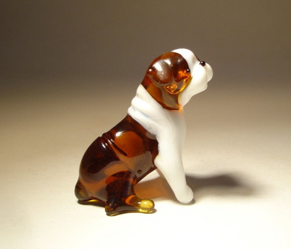 Close-up of the glass English Bulldog figurine, highlighting the intricate craftsmanship of its folded ears and robust body, perfectly capturing the breed's unique features.